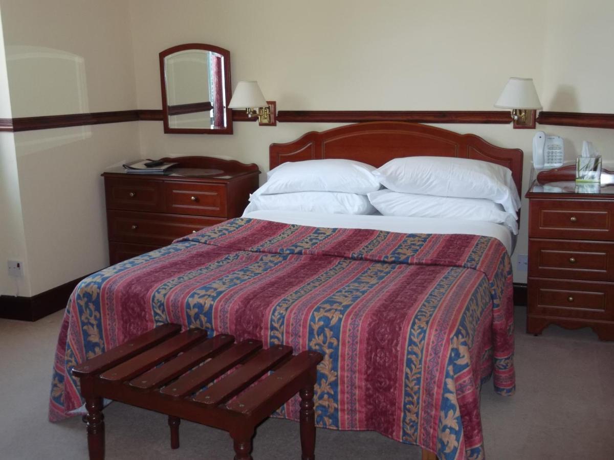 Caledonian Hotel Fort Augustus Habitación foto