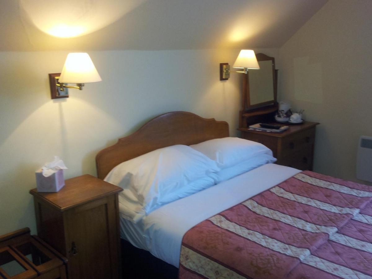 Caledonian Hotel Fort Augustus Exterior foto