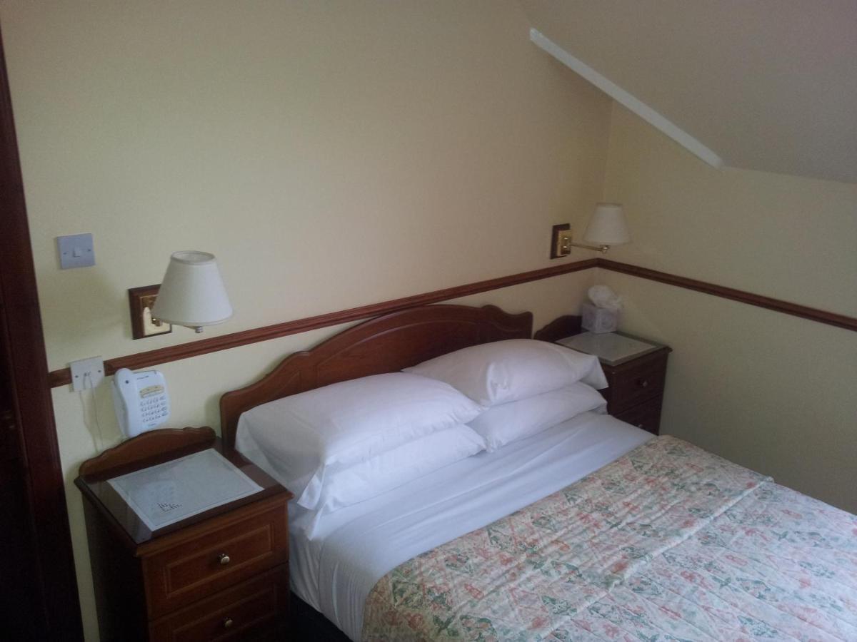 Caledonian Hotel Fort Augustus Exterior foto